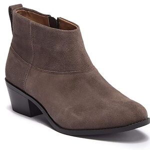 VIONIC - Genuine Suede Joy Zadie Booties in Greige